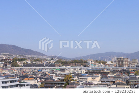 行駛於西宮市山陽新幹線上的「希望號」列車 129230255