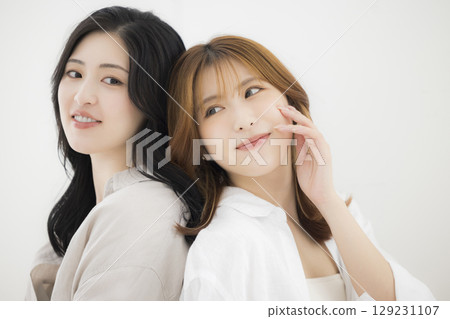 Friendly beauty sister 129231107