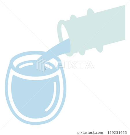 將清酒倒入玻璃杯的插圖 2 129231633