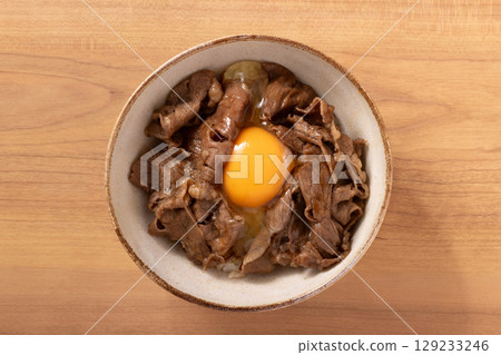 Sukiyaki on rice 129233246