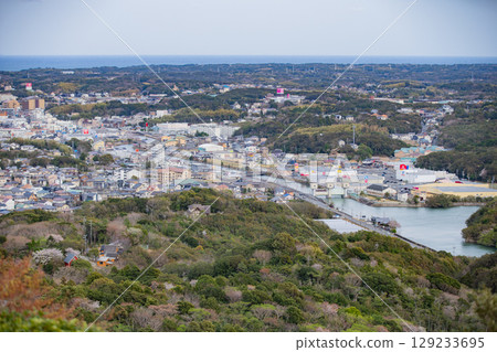 從三重縣志摩市橫山展望台眺望的景色 129233695