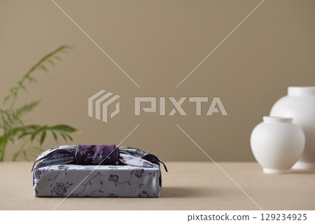 Reusable handmade bojagi gift wrapping for Korean holidays and anniversaries. Reusable handmade bojagi gift wrapping for Korean holidays and anniversaries. 129234925