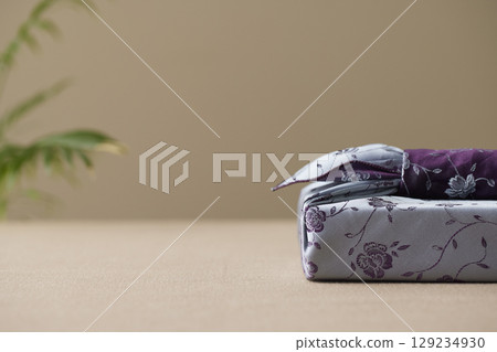 Reusable handmade bojagi gift wrapping for Korean holidays and anniversaries. Reusable handmade bojagi gift wrapping for Korean holidays and anniversaries. 129234930