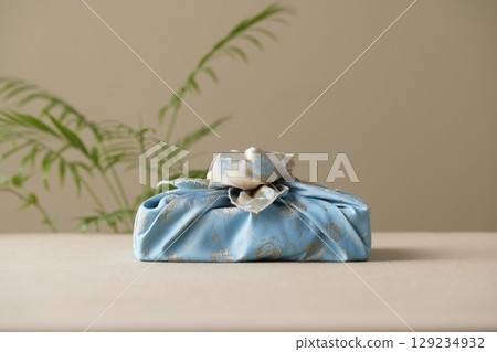 Reusable handmade bojagi gift wrapping for Korean holidays and anniversaries. Reusable handmade bojagi gift wrapping for Korean holidays and anniversaries. 129234932