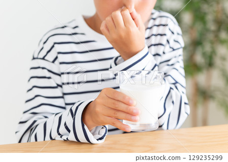 不能喝牛奶的小學生 不能喝牛奶的小學生 129235299