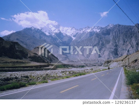 Xinjiang Uyghur Autonomous Region Pamir Plateau Road leading to Karakorum Xinjiang Uyghur Autonomous Region Pamir Plateau Road leading to Karakorum 129236137
