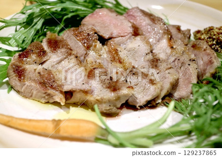 Delicious steak 129237865
