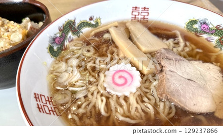 Delicious ramen 129237866