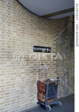 倫敦國王十字車站 9 又 3/4 號月台 129238359