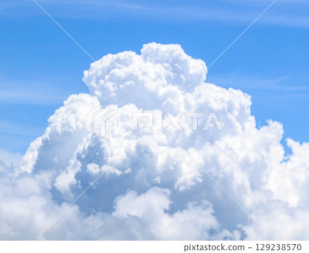 夏天的藍天白雲 129238570