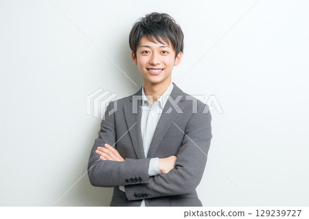Portrait of a smiling Japanese entrepreneur 129239727