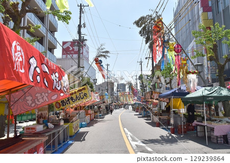 Stalls lined up at the Anjo Tanabata Festival Stalls lined up at the Anjo Tanabata Festival 129239864