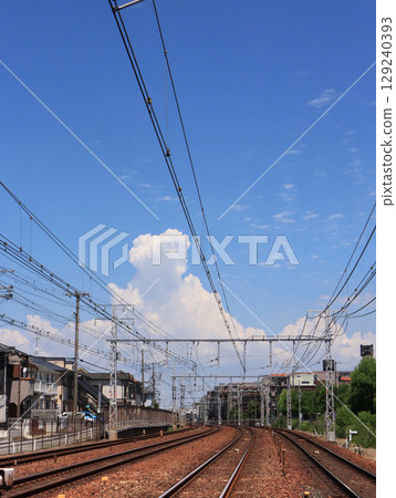 夏季鐵路風光：蘆屋車站附近的鐵軌 129240393
