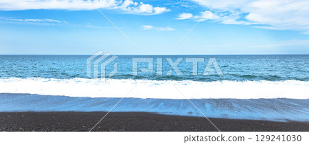 夏末的北海道湧別津鄂霍次克海荒涼的海岸 129241030