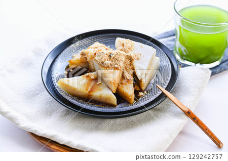 Kanto-style Kuzumochi 129242757