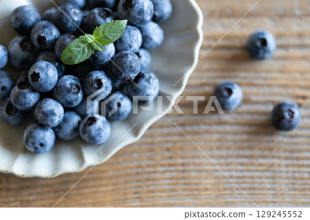 盤子上的藍莓 盤子上的藍莓 129245552