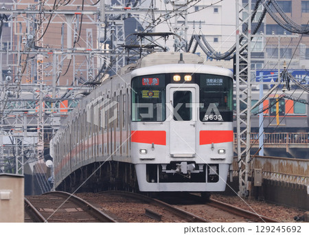 阪神電鐵 山陽直達特快列車在野田站附近運行 阪神電鐵 山陽直達特快列車在野田站附近運行 129245692