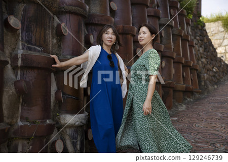 Women enjoying domestic travel 129246739