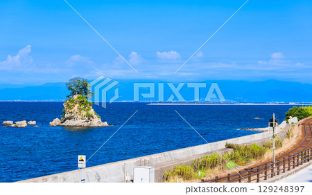 Toyama Bay - Amaharashi Coast in summer 129248397