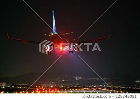 Airplane landing at Itami Airport 129249081