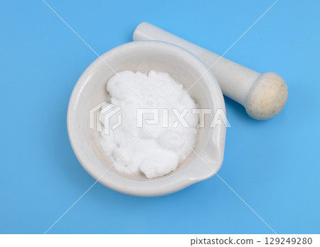 Potassium oxalate is a chemical compound, specifically a potassium salt of oxalic acid. Potassium oxalate is a chemical compound, specifically a potassium salt of oxalic acid. 129249280