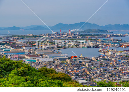 [Fukuoka Prefecture] Kitakyushu City and the coastal industrial area seen from Mt. Takato 129249691