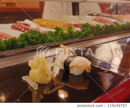 Osushi: Non-conveyor belt sushi served at the counter 129249787