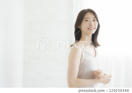 young woman young woman 129250348
