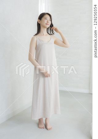 年輕的女士 129250354