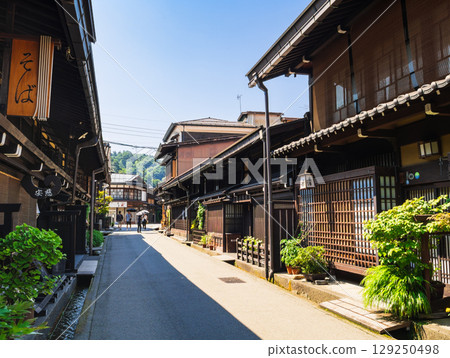 Summer in Hida Takayama, Kamisannomachi, old townscape 129250498