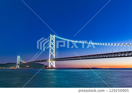 明石海峽大橋，照亮了 129250905