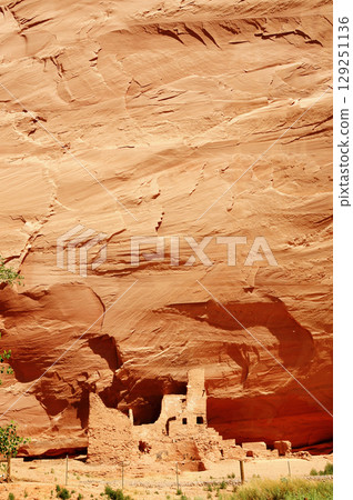 Small Ancient Building Canyon De Chelly Small Ancient Building Canyon De Chelly 129251136