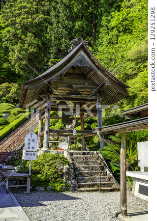 高知縣安田町上峰寺的鐘樓，四國八十八所中的第27所 129251298