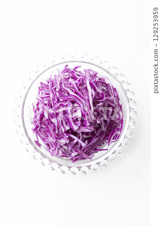 Shredded purple cabbage on a white background 129253959