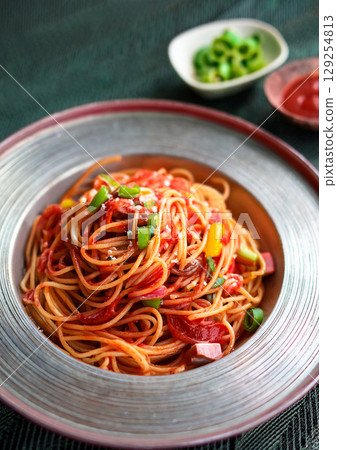 Delicious Neapolitan Spaghetti 129254813