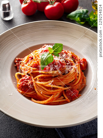 Delicious Neapolitan Spaghetti 129254814