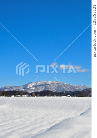 Snow's Echigo Plain (Niigata Prefecture) 129255121