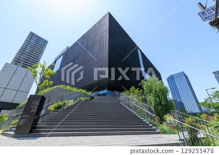 Early Summer at Nakanoshima Museum of Art, Osaka (Kita-ku, Osaka City, Osaka Prefecture) 129255478