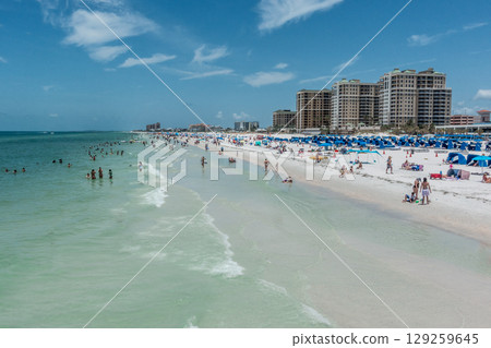 beach scenes near pier 60 clearwater florida 129259645