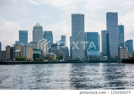 London united kingdom skyline views along thames river London united kingdom skyline views along thames river 129260075