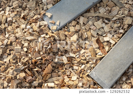 Wood chips and concrete steps 129262532
