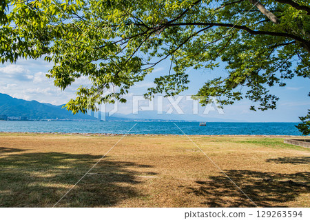 Summer scenery at Otsu Nagisa Park on Lake Biwa, Otsu City, Shiga Prefecture 129263594