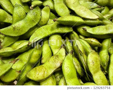 Fresh raw dadachamame beans in season in summer 6 Fresh raw dadachamame beans in season in summer 6 129263758