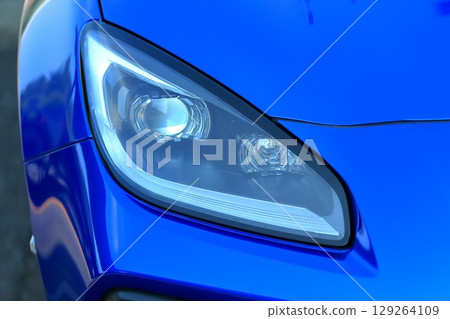 跑車大燈圖 129264109