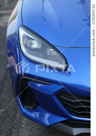 跑車大燈圖 129264110