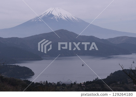 從天閣台眺望富士山 129264180