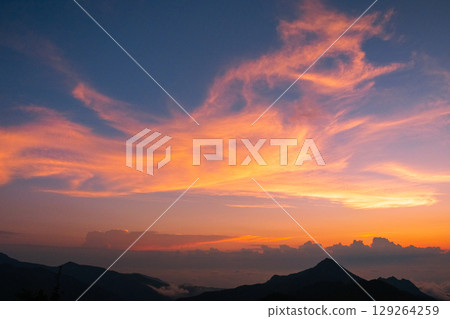 傍晚的天空 129264259