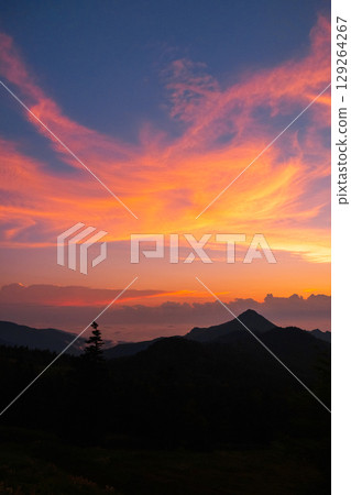 Evening sky 129264267