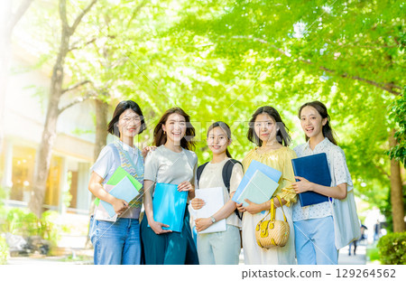 University students indoors 129264562