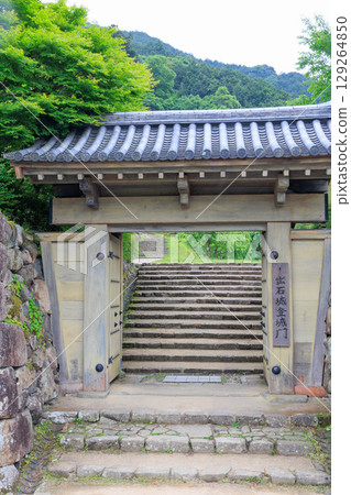 Izushi Castle, Castle Gate, Castle Bridge, Castle Town, Clock Tower, Izushi Town, Toyooka City, Hyogo Prefecture Izushi Castle, Castle Gate, Castle Bridge, Castle Town, Clock Tower, Izushi Town, Toyooka City, Hyogo Prefecture 129264850
